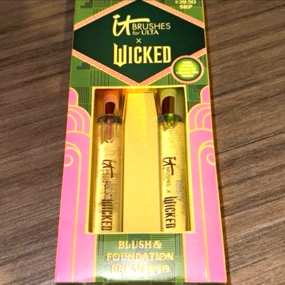NEW IT Brushes for ULTA Wicked Limited Ed Blush & Foundation Makeup $50 OBO